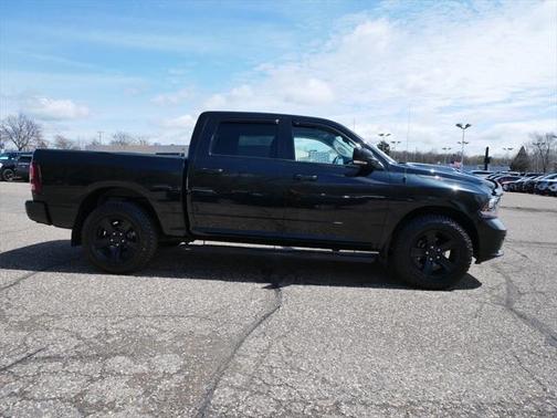 2017 RAM 1500 Night Crew Cab 4x4 5'7' Box