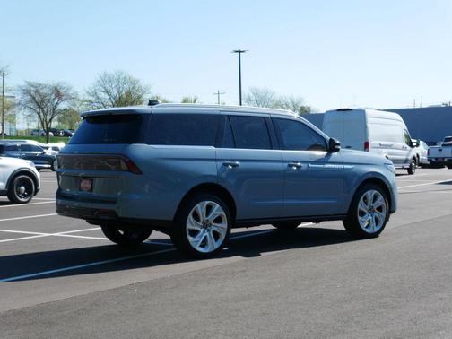 Gray Mist 2025 Lincoln Navigator Reserve