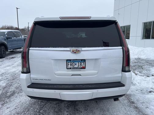 2016 Cadillac Escalade Luxury