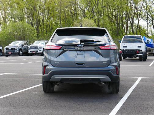 Carbonized Gray Metallic 2024 Ford Edge SEL