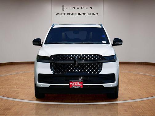 White Metallic 2025 Lincoln Navigator Black Label