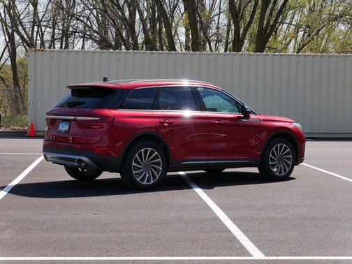 Red Carpet Metallic Tinted Clearcoat 2023 Lincoln Corsair Reserve