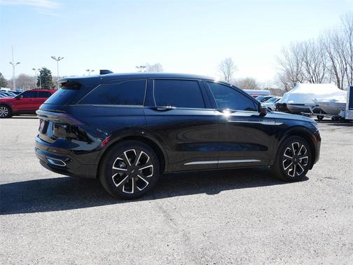 2024 Lincoln Nautilus Reserve
