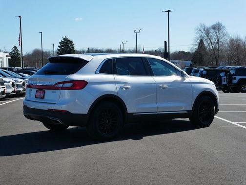 White Platinum Metallic Tri-Coat 2016 Lincoln MKX Reserve