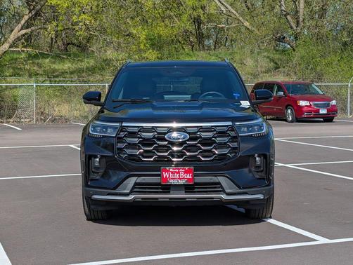 Agate Black Metallic 2025 Ford Explorer Platinum