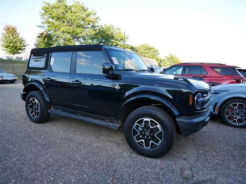 2024 Ford Bronco Outer Banks