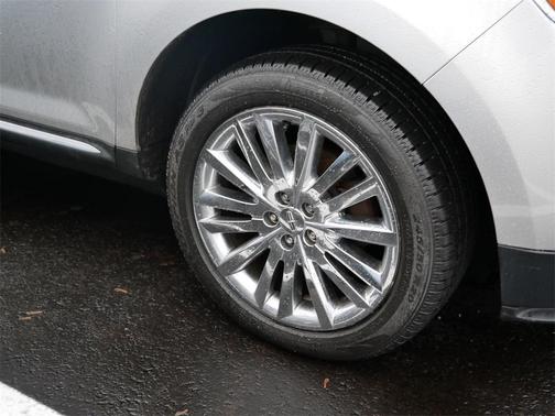 2011 Lincoln MKX Base