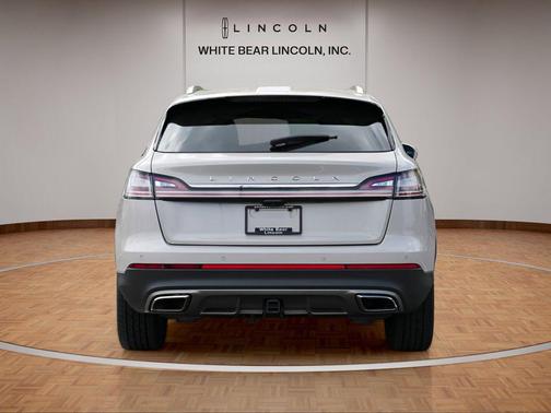Ceramic Pearl Metallic Tinted Clearcoat 2023 Lincoln Nautilus Reserve
