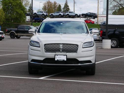 Ceramic Pearl Metallic Tinted Clearcoat 2023 Lincoln Nautilus Reserve