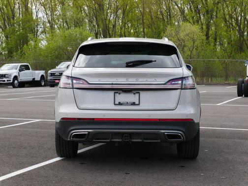 Ceramic Pearl Metallic Tinted Clearcoat 2023 Lincoln Nautilus Reserve