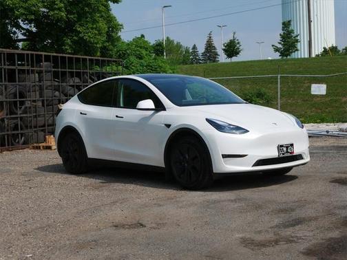 2024 Tesla Model Y Long Range Dual Motor All-Wheel Drive
