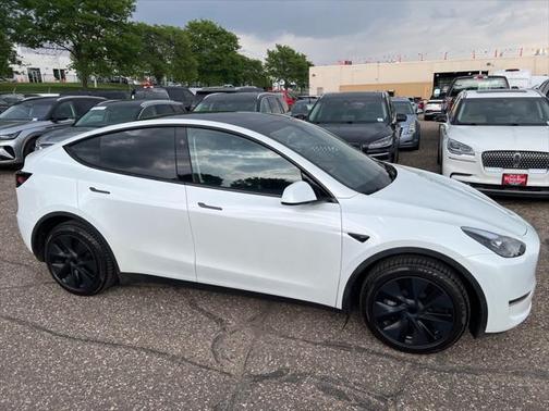 2024 Tesla Model Y Long Range Dual Motor All-Wheel Drive