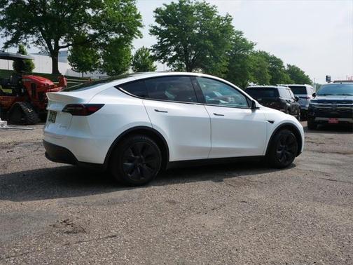 2024 Tesla Model Y Long Range Dual Motor All-Wheel Drive
