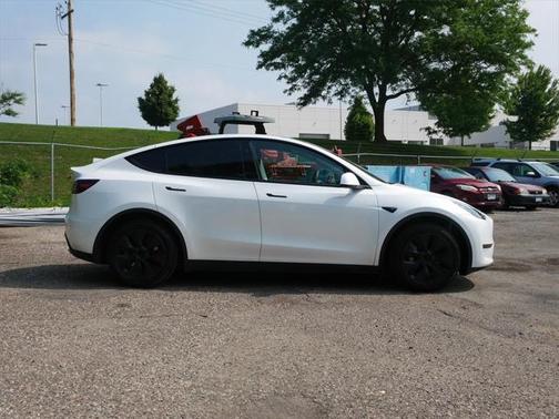 2024 Tesla Model Y Long Range Dual Motor All-Wheel Drive