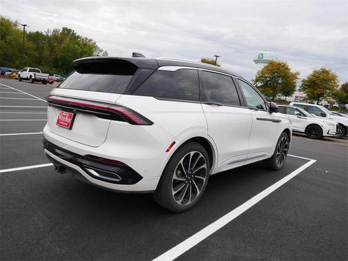 2024 Lincoln Nautilus Black Label
