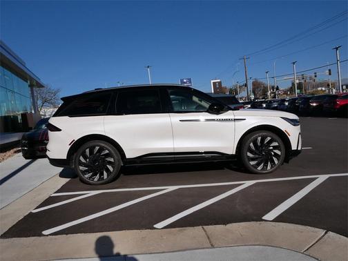 2025 Lincoln Nautilus Reserve