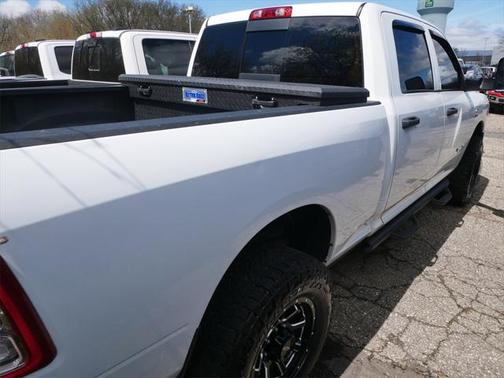 2022 RAM 2500 Tradesman Crew Cab 4x4 6'4' Box
