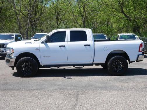 2022 RAM 2500 Tradesman Crew Cab 4x4 6'4' Box