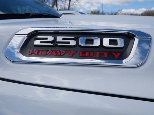 2022 RAM 2500 Tradesman Crew Cab 4x4 6'4' Box