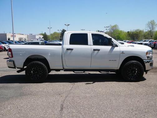 2022 RAM 2500 Tradesman Crew Cab 4x4 6'4' Box