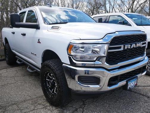 2022 RAM 2500 Tradesman Crew Cab 4x4 6'4' Box
