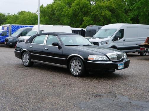 2005 Lincoln Town Car Signature