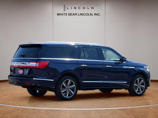 Blue Diamond Metallic 2019 Lincoln Navigator L Reserve