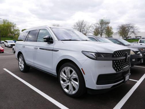 Crystal White 2025 Lincoln Navigator Black Label