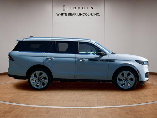 Crystal White 2025 Lincoln Navigator Black Label