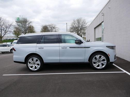 Crystal White 2025 Lincoln Navigator Black Label
