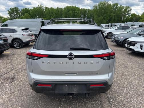 2023 Nissan Pathfinder SV 4WD
