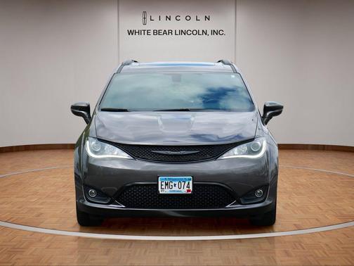 Granite Crystal Metallic Clearcoat 2020 Chrysler Pacifica Limited