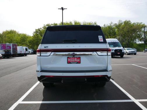 Pristine White Metallic Tri-Coat 2024 Lincoln Navigator Reserve