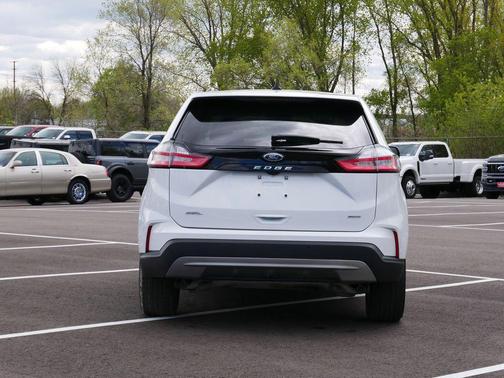Oxford White 2024 Ford Edge SEL