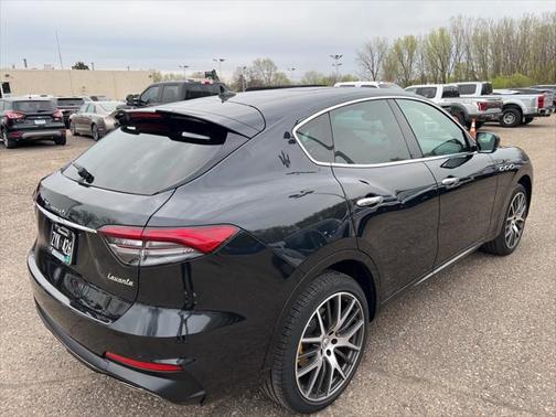 2022 Maserati Levante Modena