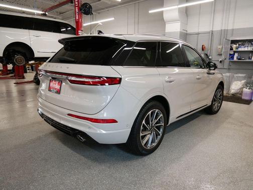 Pearl Metallic 2024 Lincoln Corsair Grand Touring