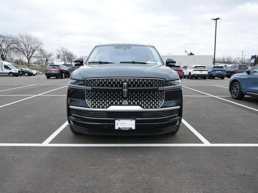 Black Metallic 2025 Lincoln Navigator Reserve