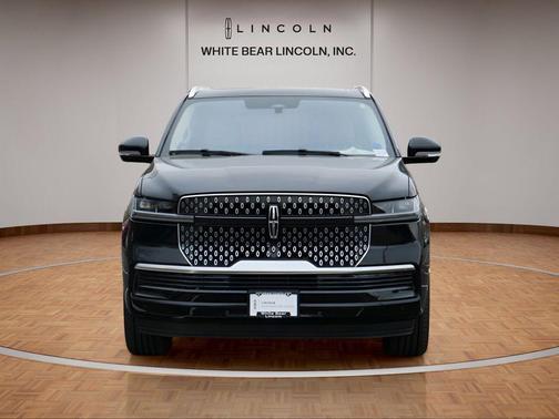 Black Metallic 2025 Lincoln Navigator Reserve