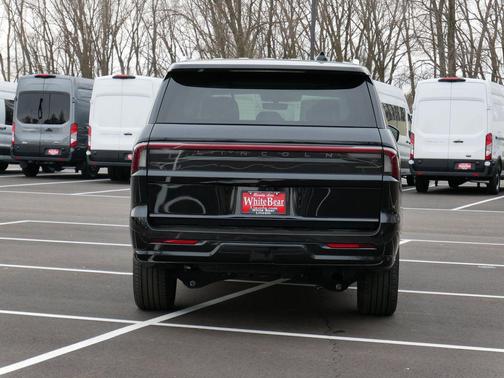 Black Metallic 2025 Lincoln Navigator Reserve