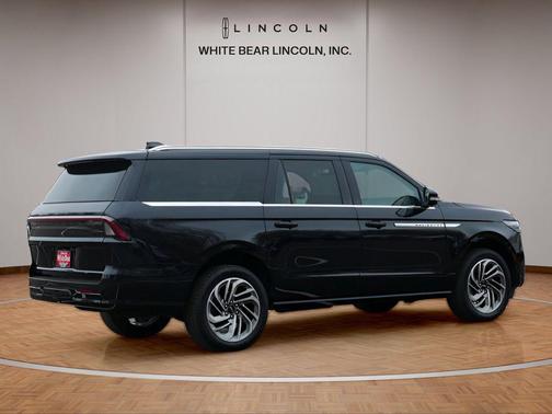 Black Metallic 2025 Lincoln Navigator Reserve