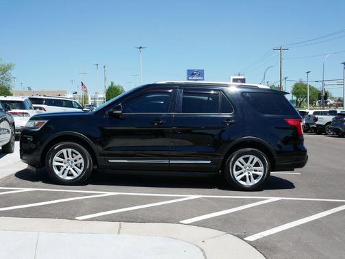 Shadow Black 2018 Ford Explorer XLT