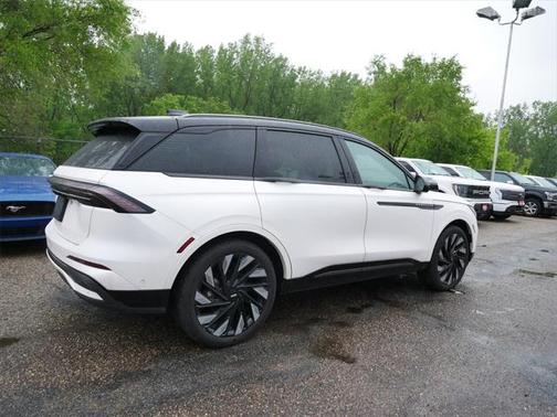 2024 Lincoln Nautilus Reserve