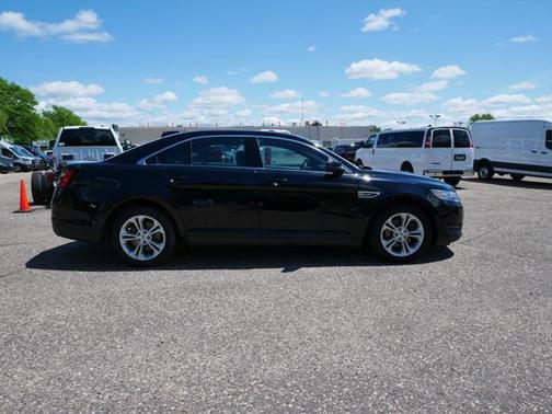 2018 Ford Taurus SEL