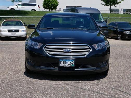 2018 Ford Taurus SEL