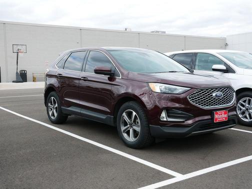 Burgundy Velvet Metallic Tinted Clearcoat 2024 Ford Edge SEL