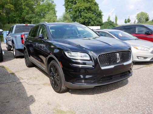 Infinite Black Metallic Clearcoat 2023 Lincoln Nautilus Reserve