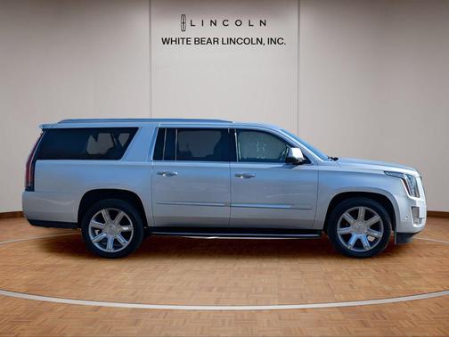 2017 Cadillac Escalade ESV Premium Luxury