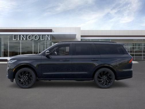 Infinite Black Metallic Clearcoat 2026 Lincoln Navigator Reserve