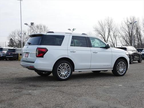 2024 Ford Expedition Platinum