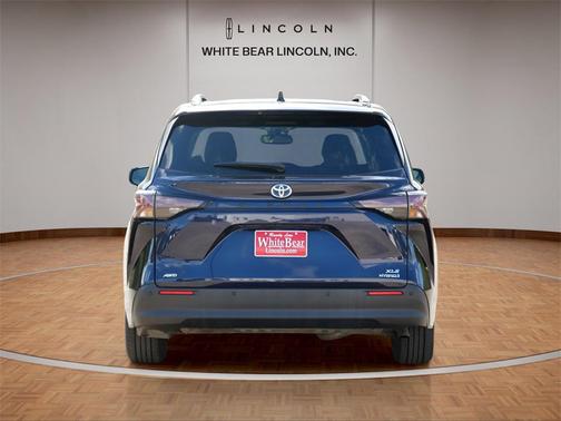 2023 Toyota Sienna XLE 7 Passenger